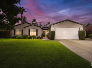 10104 Commodore Dr, Bakersfield, CA 93312