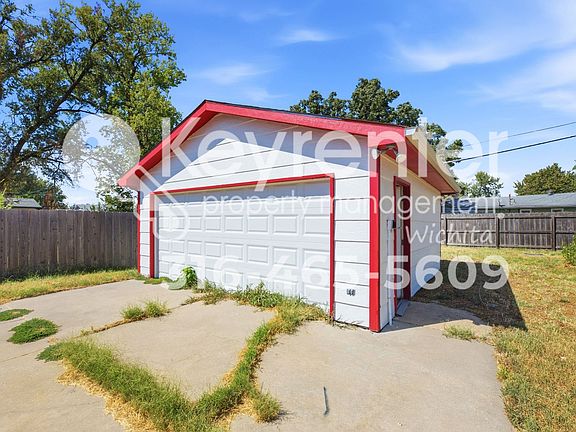 3rd image of 2210 W Greenfield St