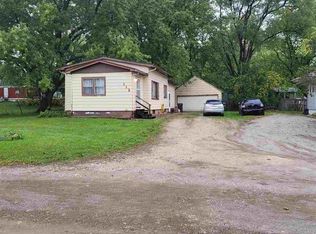 112 Rebecca Ln, Waterloo, IA 50707