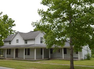 2115 Deer Lodge Hwy, Deer Lodge, TN 37726