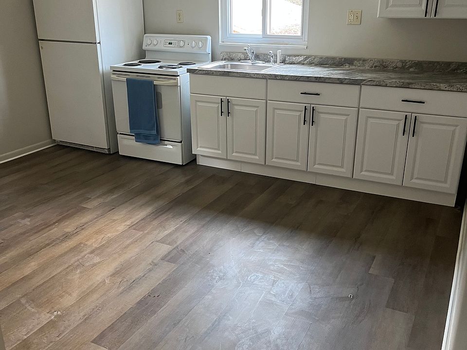 kitchen 12'x13'