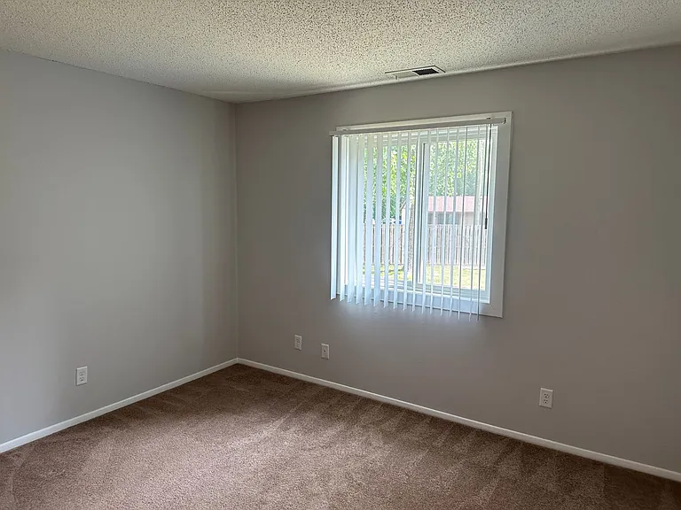 Coventry Court West Apartments — Photo 50
