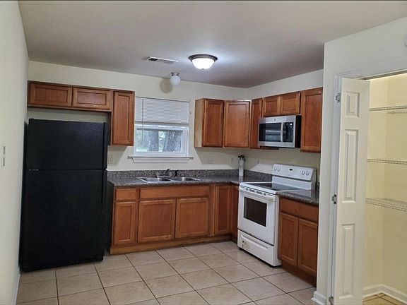 5th image of 141 South St