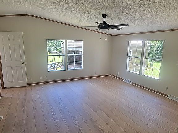5th image of 22 Lakeview Rd