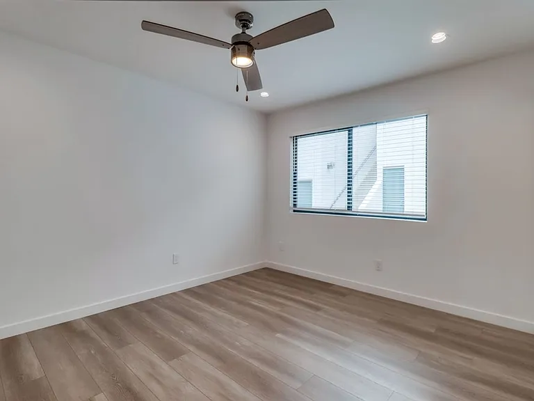Beautifully Renovated Property perfectly situated between North Park and Normal Heights! — Photo 18