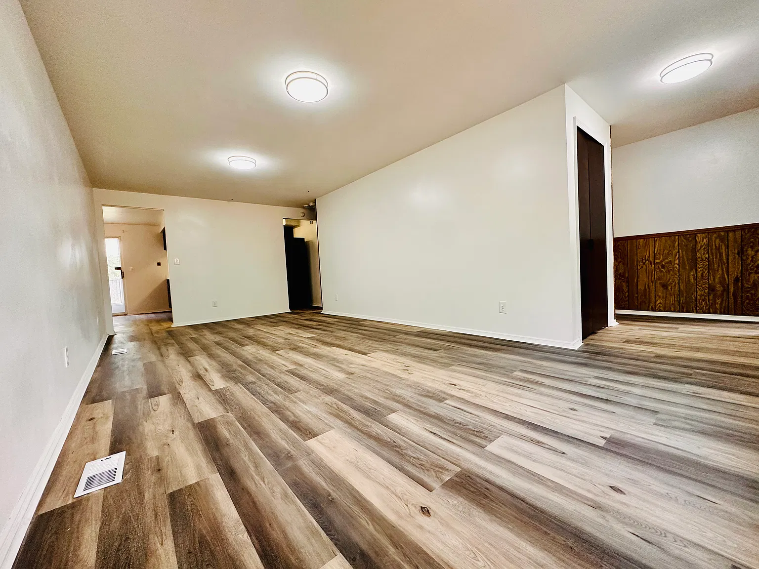 3 bed, 1462 sqft, $1,800 — Photo 2