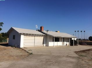 1081 N Howland St, Porterville, CA 93257