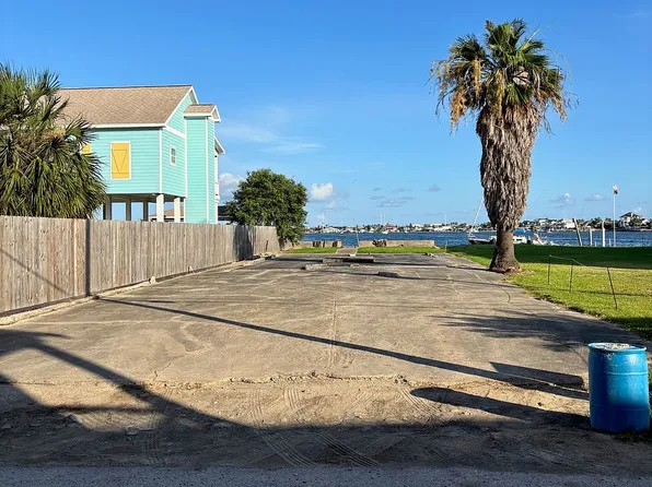 6205 Avenue L, Galveston, TX 77551