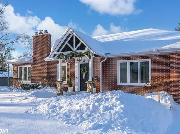 68 Dundonald St, Barrie, ON L4M 3T3