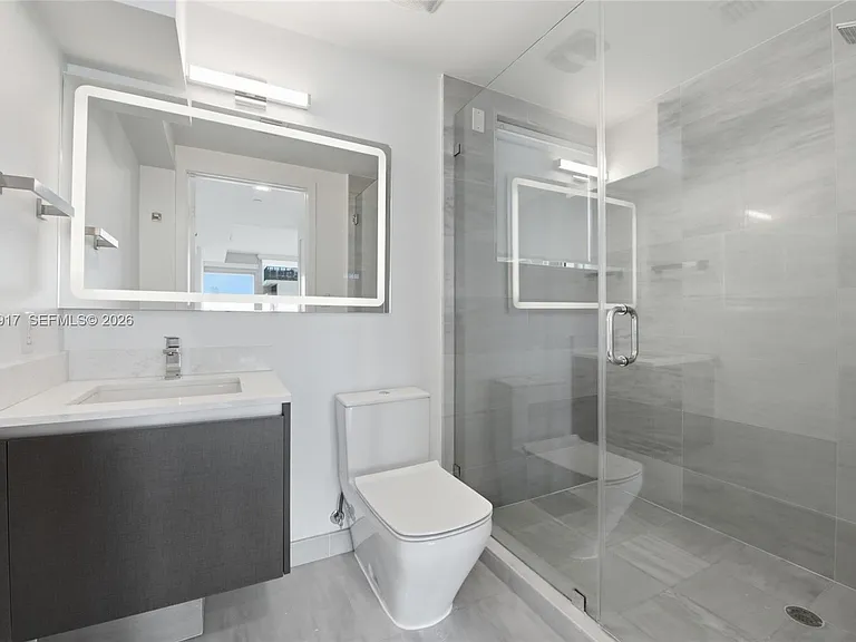 1201 20th St #410 — Photo 30
