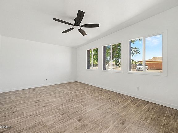 5th image of 3601 E Laurel Lane
