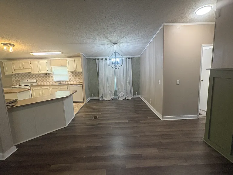 212 Mills Dr — Photo 10