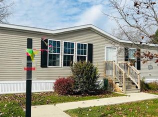 232 Parker Lake Blvd, Oxford, MI