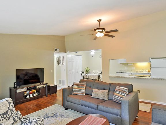4th image of 1211 Mangrove Ln APT 12