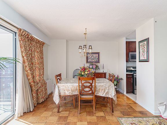 4th image of 7235 112th St APT 9F