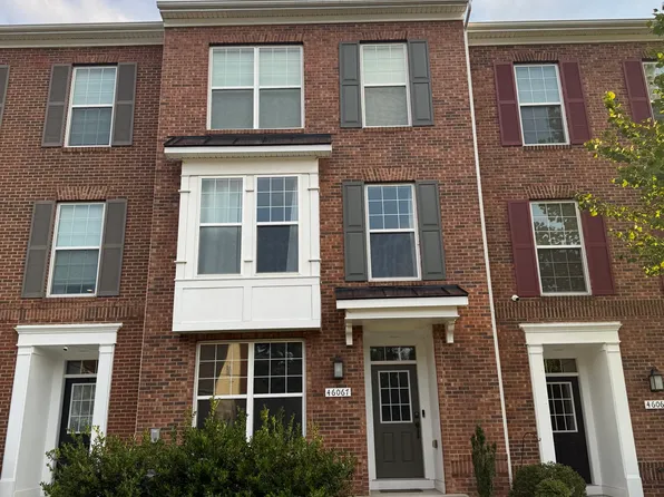 46067 Hall Rd, Sterling, VA 20166