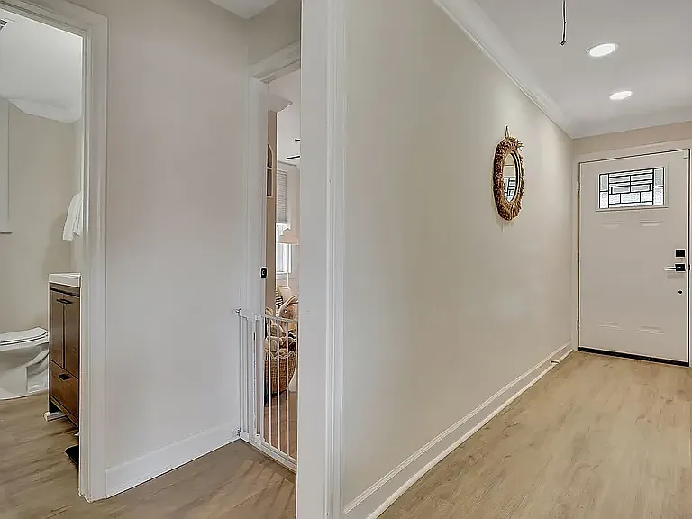 312 Rebecca St — Photo 7