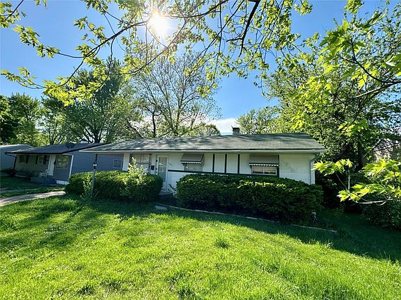 3rd image of 10821 Spring Garden Dr