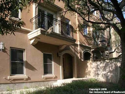 1st image of 225 E Mulberry Ave #2