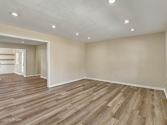 3rd image of 4804 Andrea Way