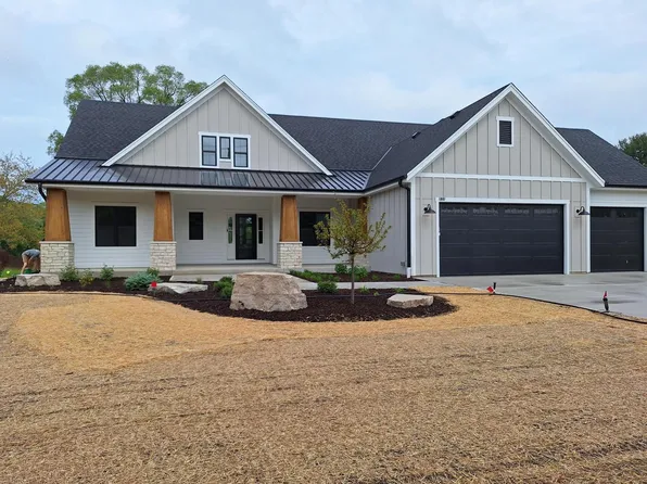 624 Green Bay ROAD, Thiensville, WI 53092