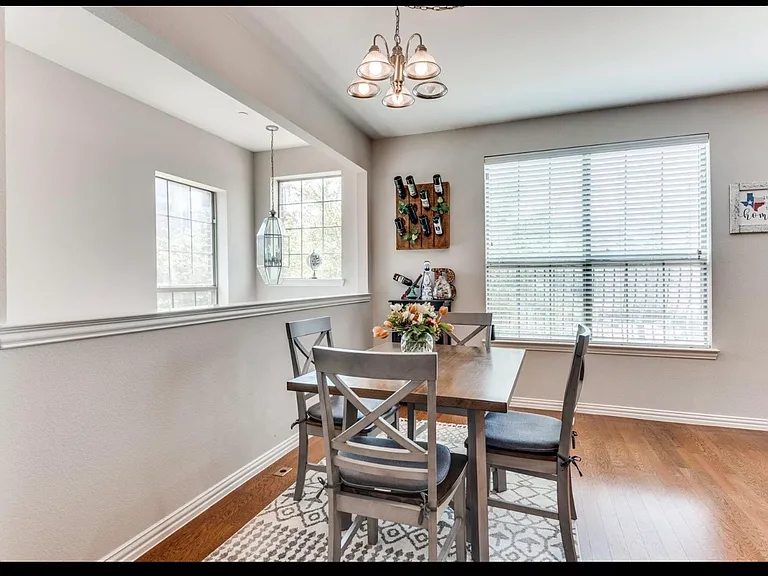 1421 Fox Run Dr — Photo 11
