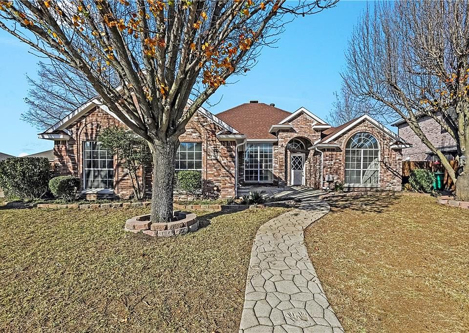 1st image of 329 W Willow Creek Dr