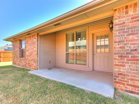 5th image of 3013 Brookstone Lakes Dr