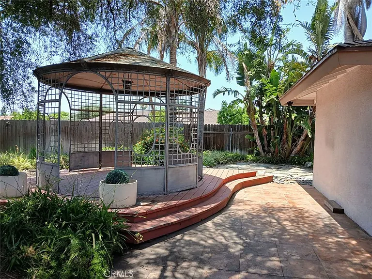 444 Redlands Ave — Photo 10