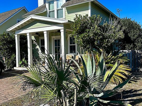 3rd image of 320 Madison Cir