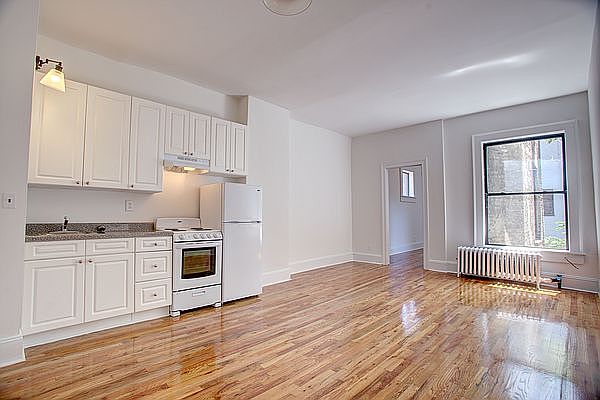 1st image of 304 W 30th St APT 15