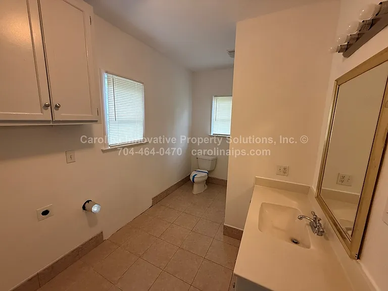 610 N Pear St — Photo 15