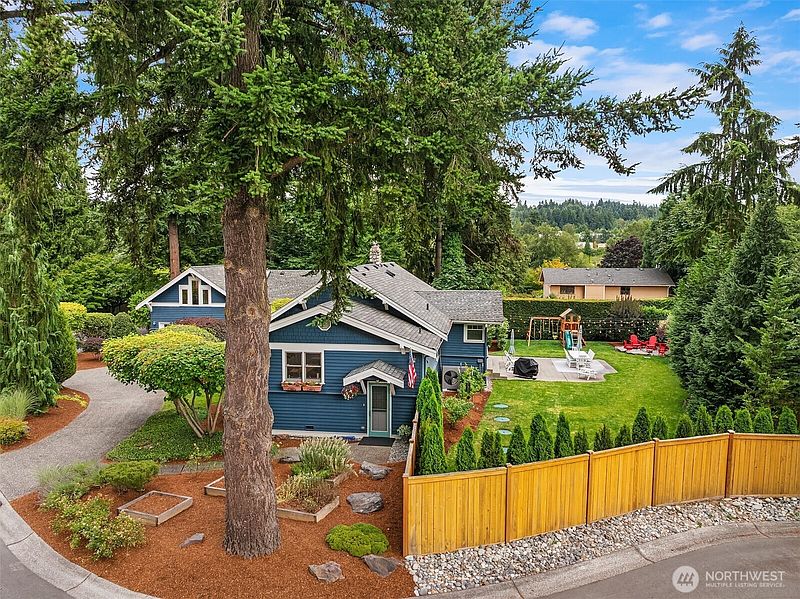 2nd image of 13525 NE 188th Place