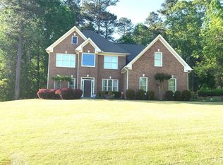 2477 Millers Pond Ln, Snellville, GA 30039