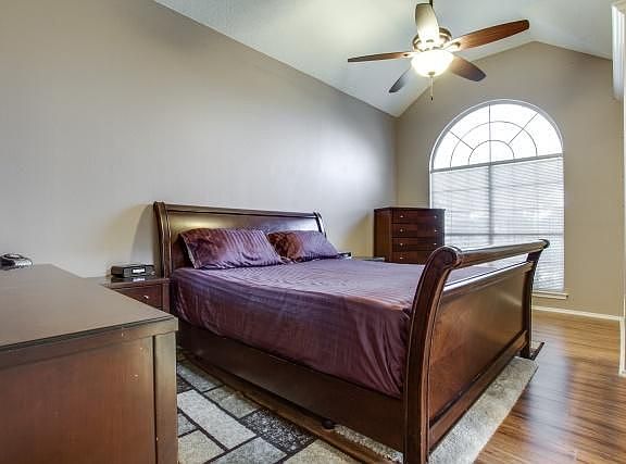 3rd image of 3800 Seminole Cir