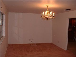 4th image of 610 Ravenwood Dr