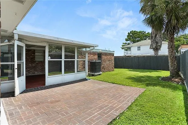 6151 Charlotte Dr — Photo 19