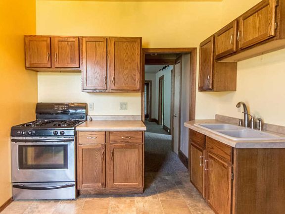2nd image of 1014 Logan Ave #1016