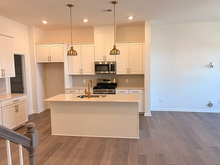 202 Silver Fleet Dr — Photo 4