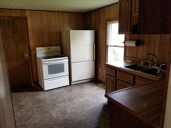 2nd image of 1660 3rd Ave