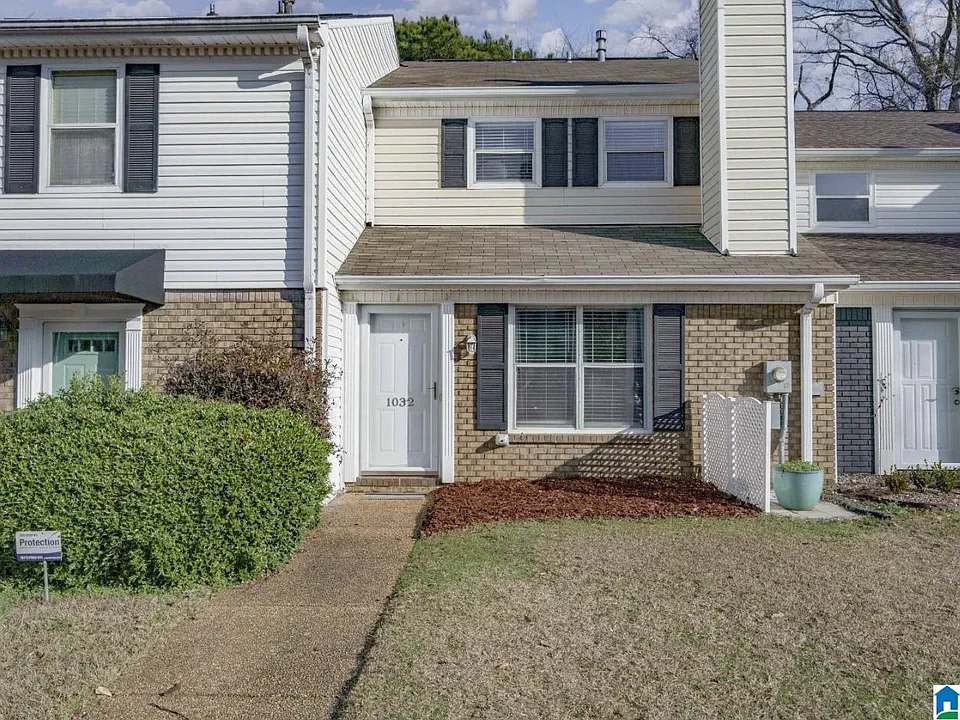 1032 Fairfax Dr