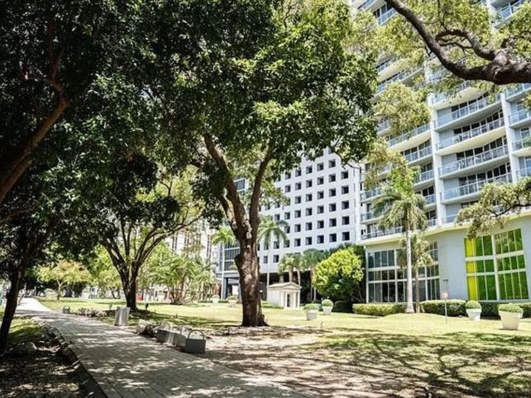 495 Brickell Ave #CU-1605 — Photo 33
