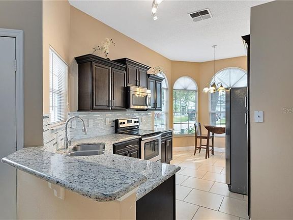 2nd image of 222 Briar Bay Cir