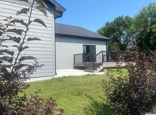 215 Boulder Rd, Mason City, IA 50401