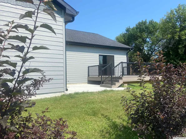 215 Boulder Rd, Mason City, IA 50401