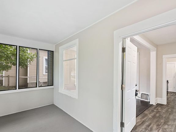 3rd image of 4315 Fremont Ave N