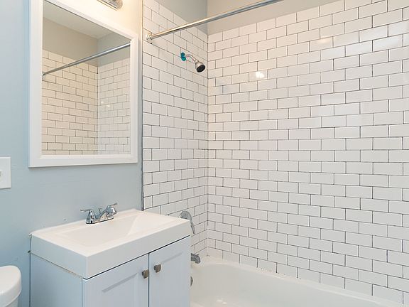 5th image of 3318 N Leclaire Ave #2N