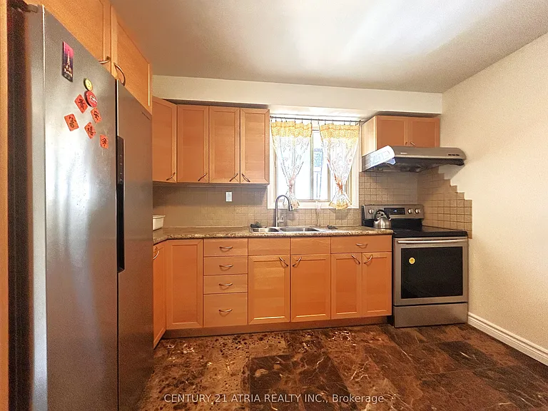 19 Yellow Birchway — Photo 8