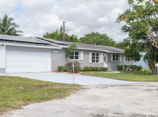 2479 Pinecrest Ct, West Palm Beach, FL 33415