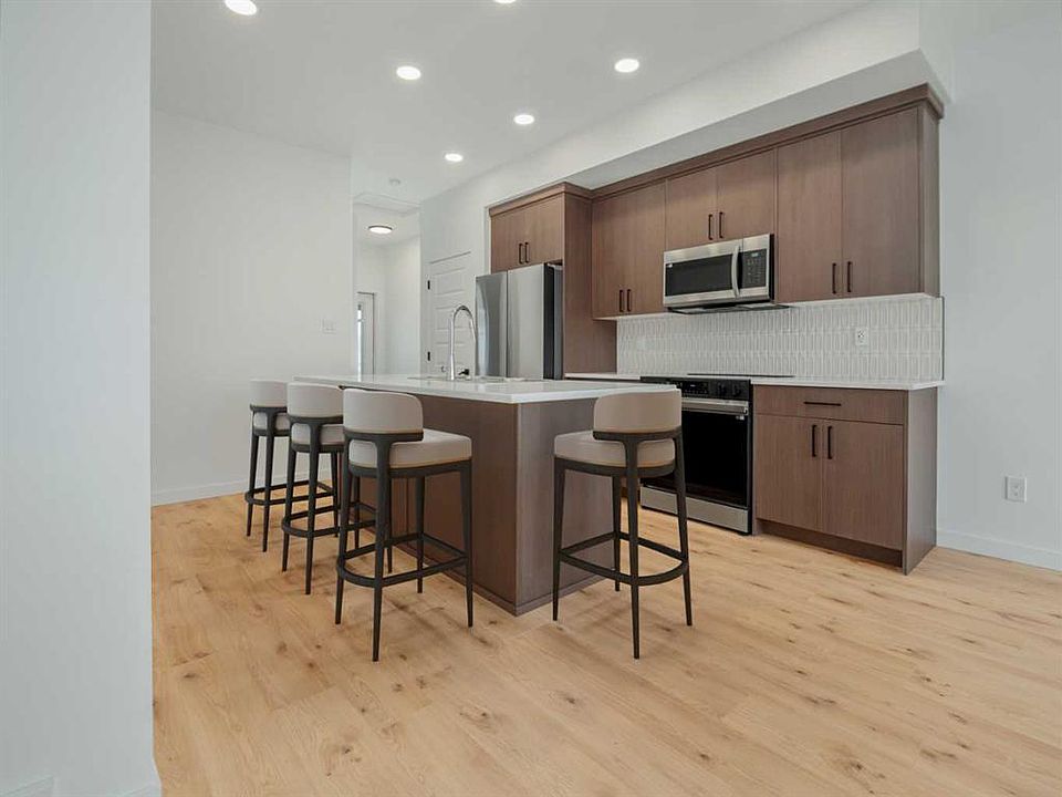1st image of 3018 E 47th St S